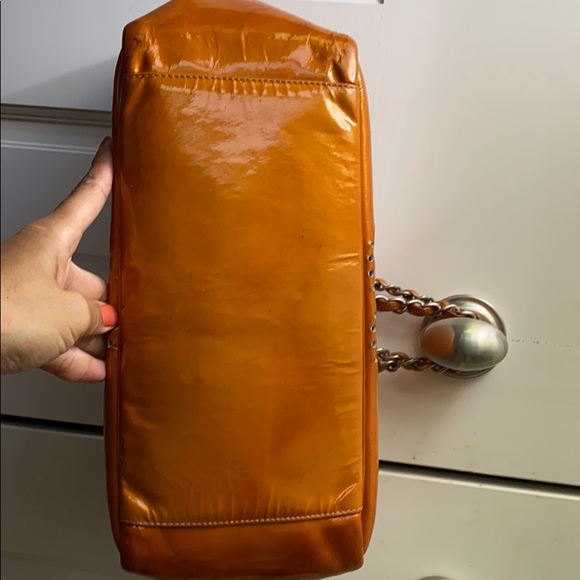 Chanel tote - Picture 8 of 15